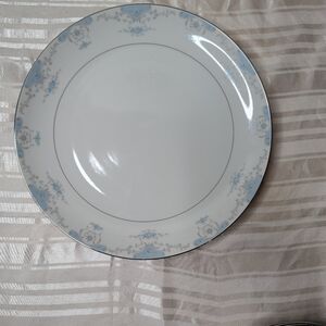 Fashion Royale Heirloom Dinner Plate White Blue Silver MCM 1970 Vintage Japan